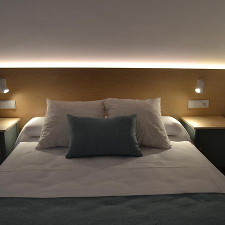 Hotel Oasis Кониль-де-ла-Фронтера Экстерьер фото
