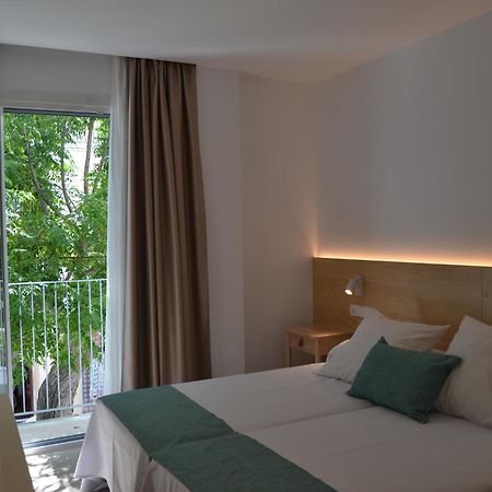 Hotel Oasis Кониль-де-ла-Фронтера Экстерьер фото